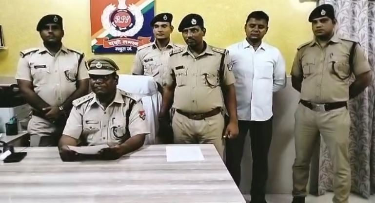 मथुरा जंक्शन से 7 दिन पूर्व चोरी हुए बच्चे का आर पी एफ पुलिस ने किया खुलासा 