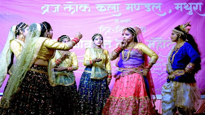 भारतीय संस्कृति को बचाये रखने का अनूठा प्रयास गोवर्धन लीला तीन दिवसीय ‘रस गोवर्धन लीला’ का शुभारंभ