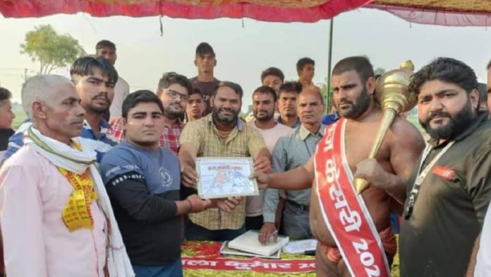 बृज केसरी शेरा पहलवान ने किया जिले का नाम रोशन केसरी 2023 राज्य स्तरीय कुश्ती प्रतियोगिता के खिताब में प्राप्त किया तृतीय स्थान