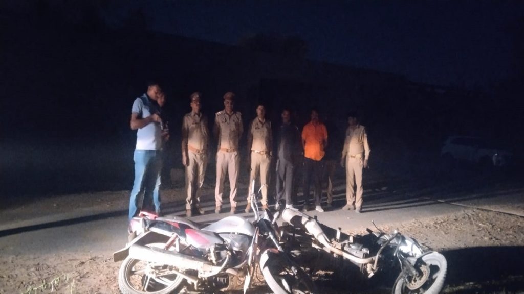 थाना महावन इलाके में मनोहरपुर अंडरपास के पास बदमाशों पुलिस की एक बार फिर मुठभेड़ हो गई
