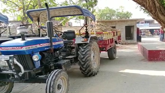 कन्नौज थाना इंदरगढ़ अवैध खनन माफियाओं पर चला शासन प्रशासन का हंटर एक जेसीबी ट्रैक्टर ट्राली सहित किया सीज
