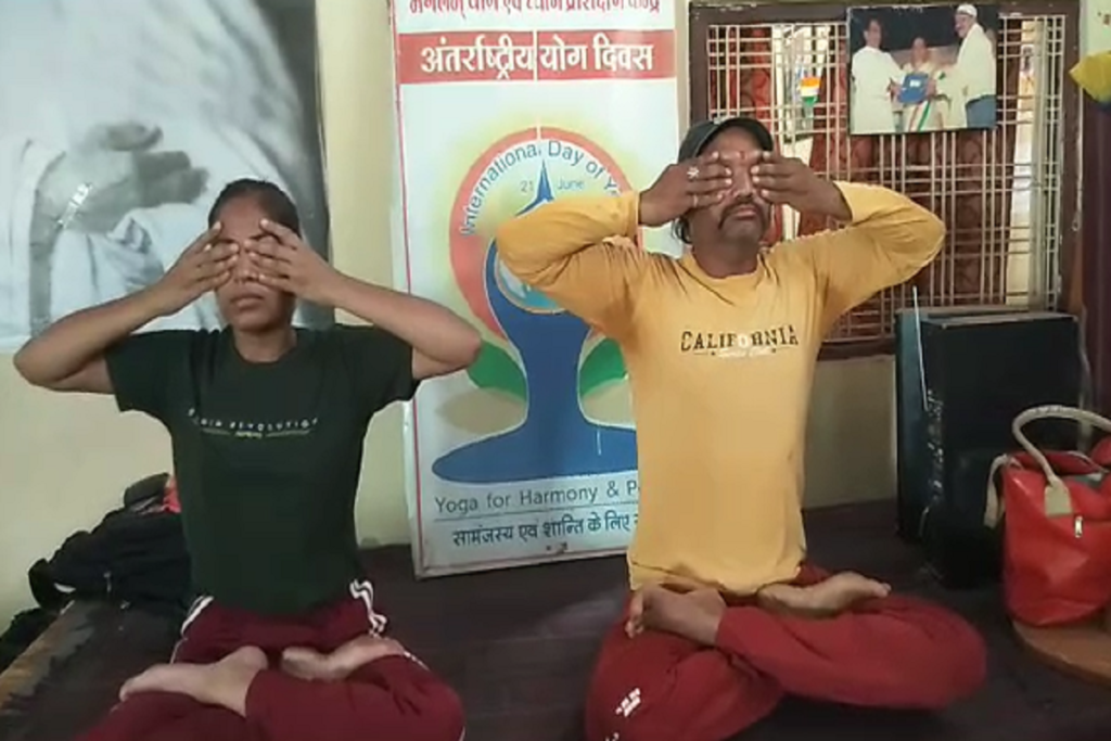 शिवपुरी में अंतरराष्ट्रीय योग दिवस को लेकर बच्चों और युवाओं में खासा उत्साह, योगाभ्यास का क्रम जारी
