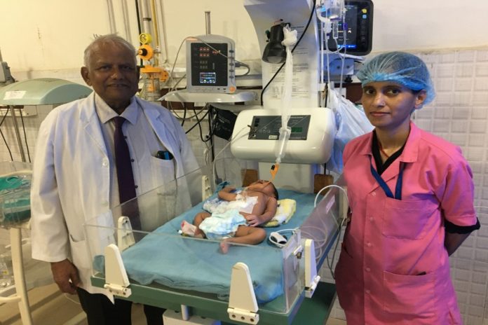 के.डी. हॉस्पिटल में हुई नवजात बच्ची के फटे आमाशय की सफल सर्जरी शिशु शल्य चिकित्सक डॉ. श्याम बिहारी शर्मा ने बचाई नवजात बच्ची की जान