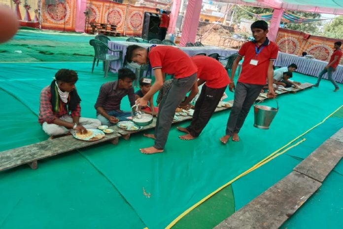 आज जसोल में माजीसा जन सेवा समिति और माजीसा मित्र मंडल की ओर से तीन दिवसीय भोजन प्रसादी का शुभारंभ किया गया