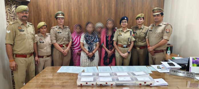 गांव बरारी से सुनार की दुकान में चोरी करने वाली चार महिला चोरों को रिफाइनरी पुलिस ने किया गिरफ्तार