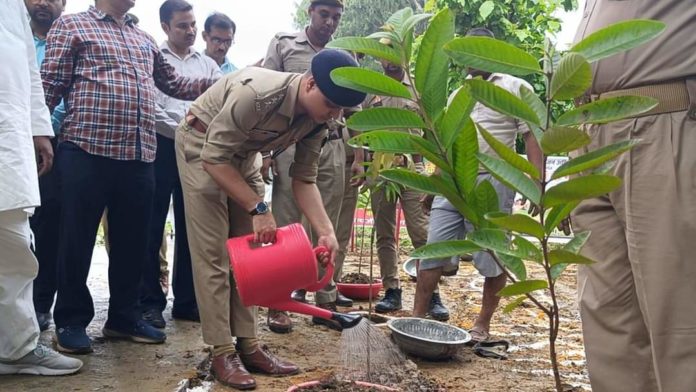 बीसलपुर भाजपा विधायक विवेक वर्मा व वन विभाग के सौजन्य से वृक्षारोपण का आयोजन हुआ