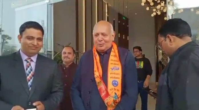 संभल मामले में धरने पर बैठे सपा नेता पर कृषि मंत्री ने साधा निशाना