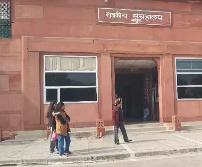 Tourists celebrated New Year in the Government Museum