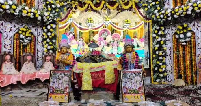 Sevayats performed Samadhi Puja on the death anniversary of Shri Jeev Goswami Maharaj