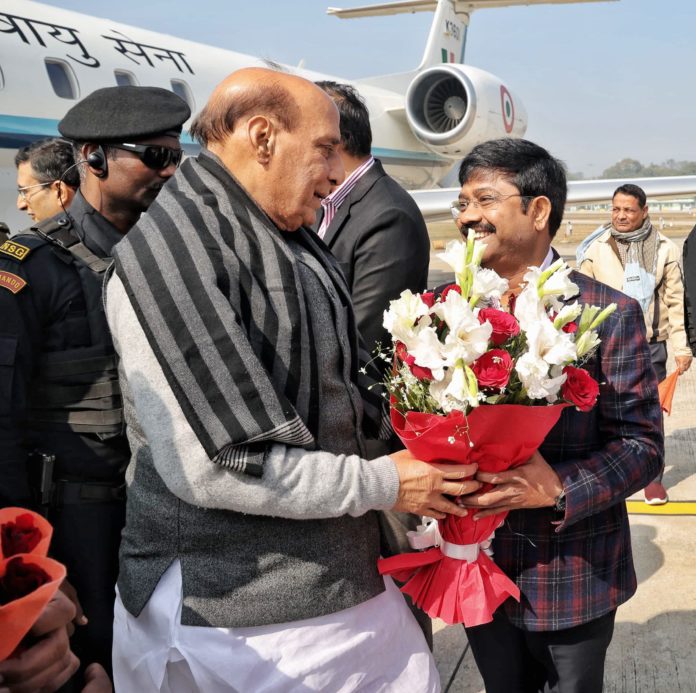 Union Defense Minister Rajnath Singh took a dip of faith in the holy Sangam in Mahakumbh.