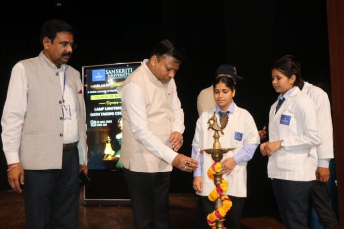 संस्कृति विवि में कार्यक्रमों के साथ मना अंतरराष्ट्रीय नर्सिंग दिवस